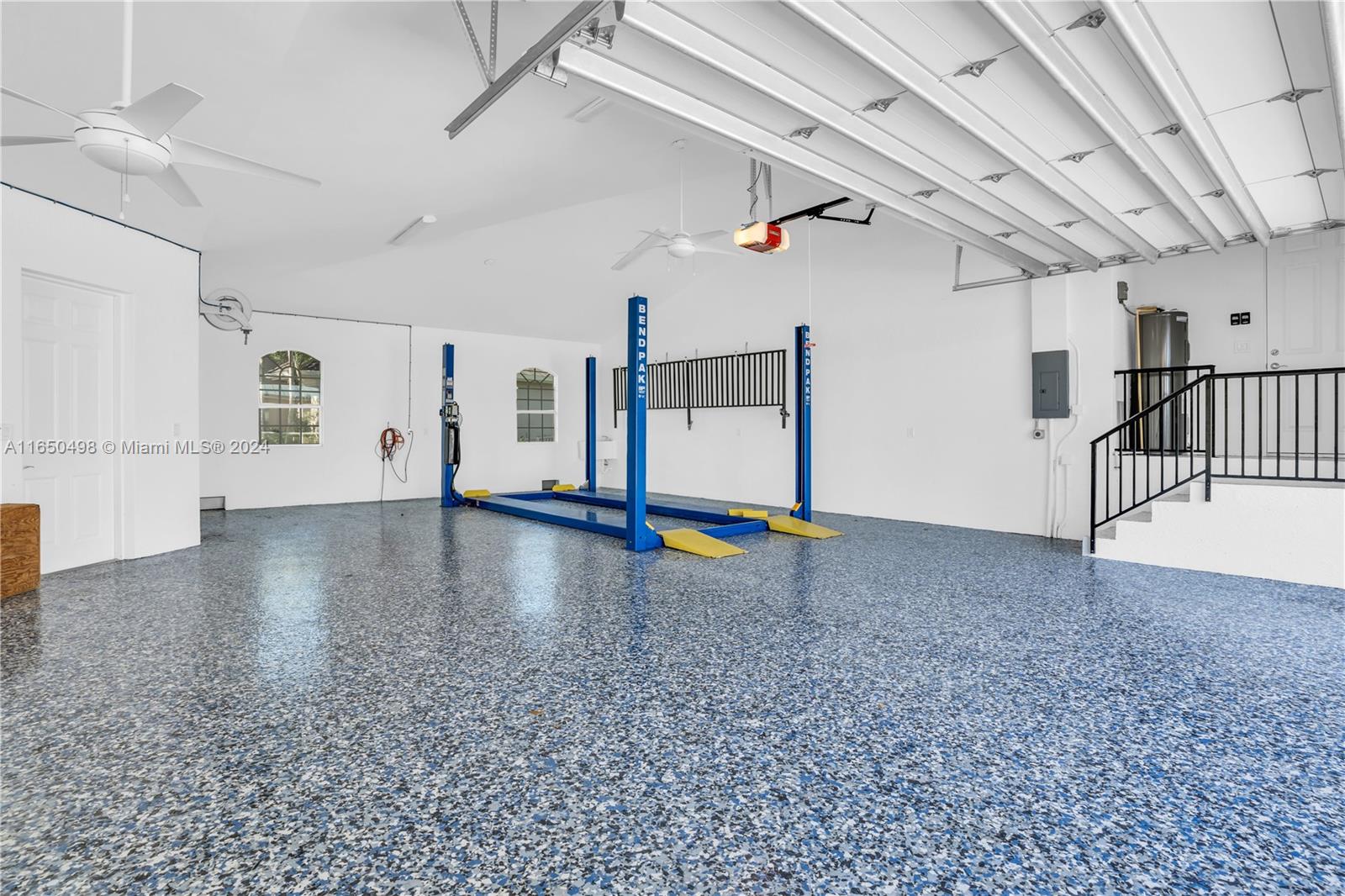 BUTTONWOOD HARBOR - Residential