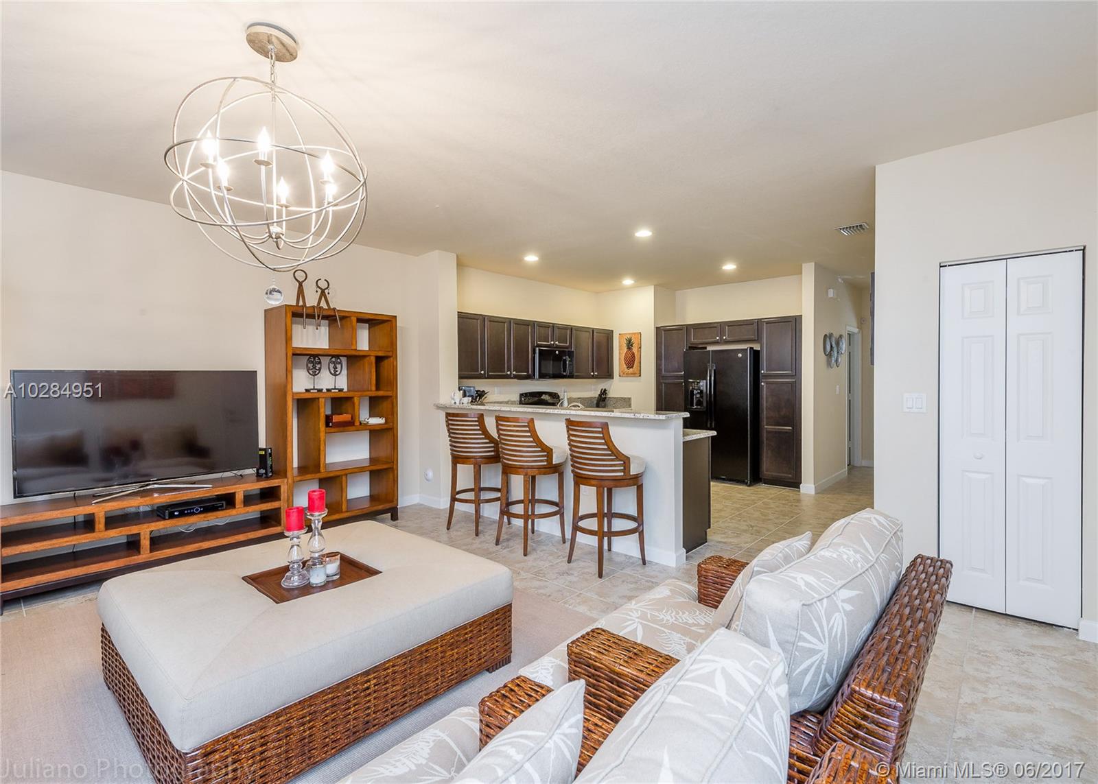 KENDALL COMMONS RESIDENTI - Residential Lease