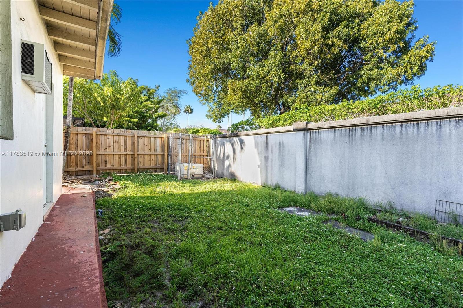 1226 SW 104th Ct