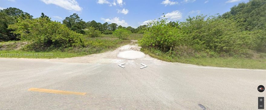 CHARMING 1.090 ACRES VACANT LOT IN MONTURA RANCH. This lot is the perfect spot for any investor or to build your dream home! Located in the heart of Montura Ranch area of Hendry County. Montura Ranch property owners currently have access to several hundred acres of preserve, great for your walking, bicycling & enjoyment. Just a short ride to the East Coast of Florida and minutes to our famous Lake Okeechobee. This one will not last long; make your appointment today.