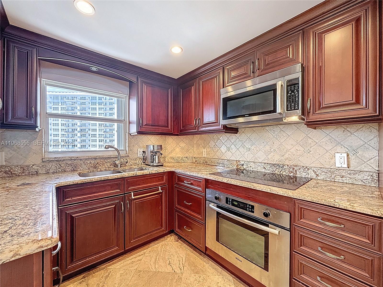 BERMUDA HOUSE CONDOMINIUM - Residential