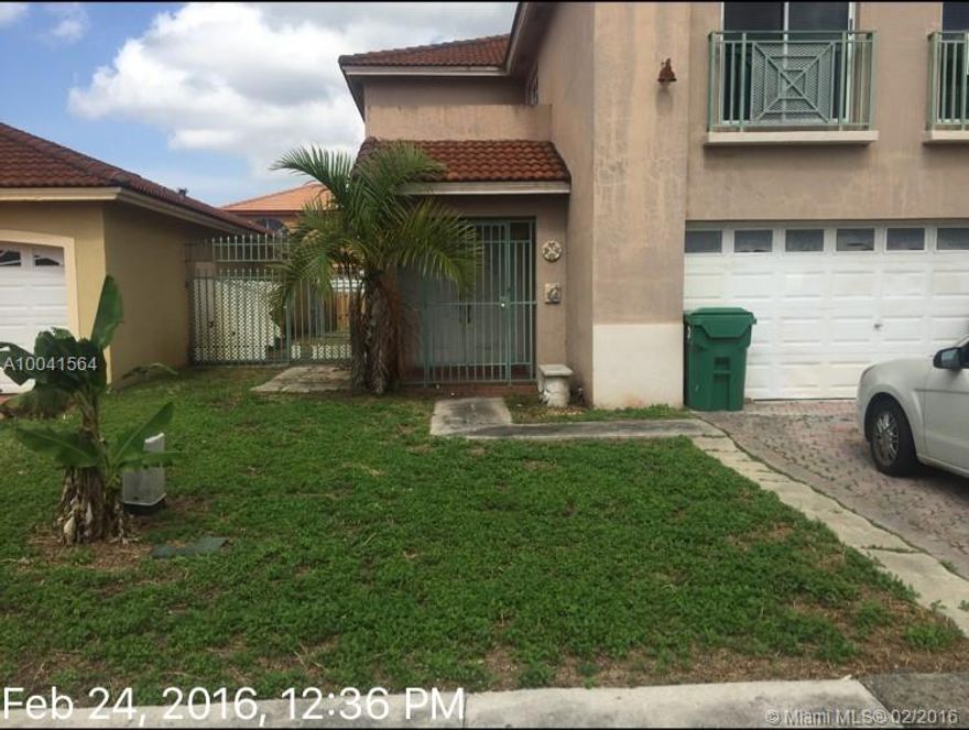 Great two story home with no HOA. This two story home needs some work to make it a perfect home. The garage has been converted to a large room. The first floor has a large open kitchen, two sets of sliding glass doors to the backyard, a powder room, laundry room and lots of living space. Upstairs boast a large master bedroom with oversized bath featuring a roman tub and shower. There are three other bedrooms and a bathroom. Close to Spanish Lake Park and I-75.