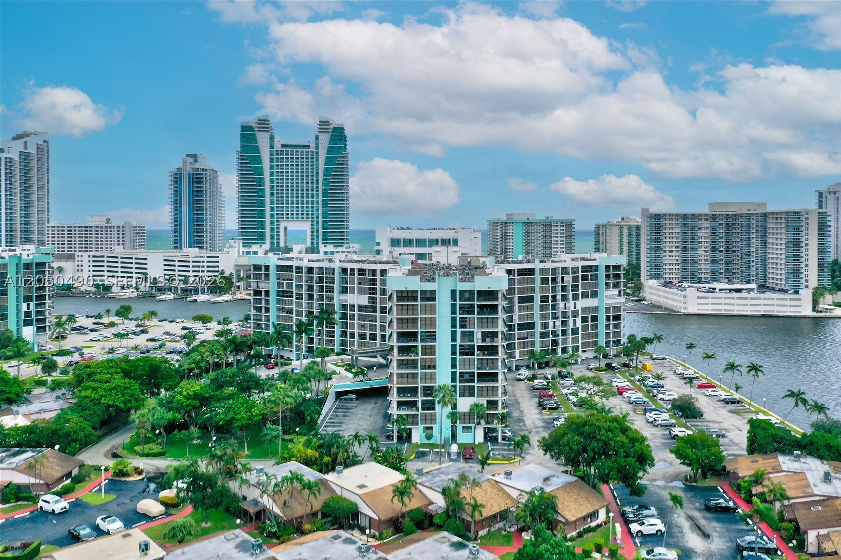 200 E Leslie Dr 722