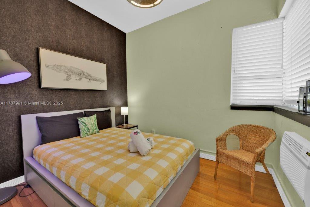255 W 24th St 136