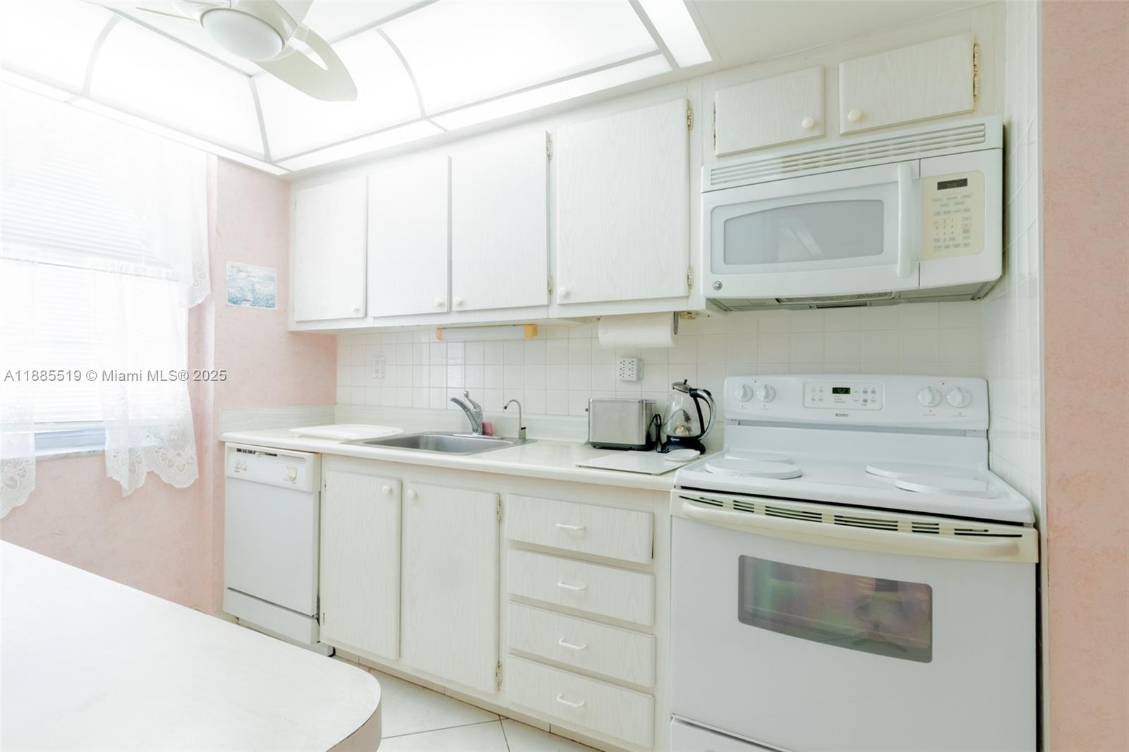 WINSTON TOWERS 100 CONDO - Residential