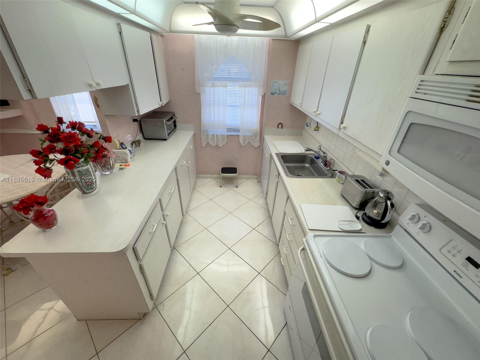 WINSTON TOWERS 100 CONDO - Residential