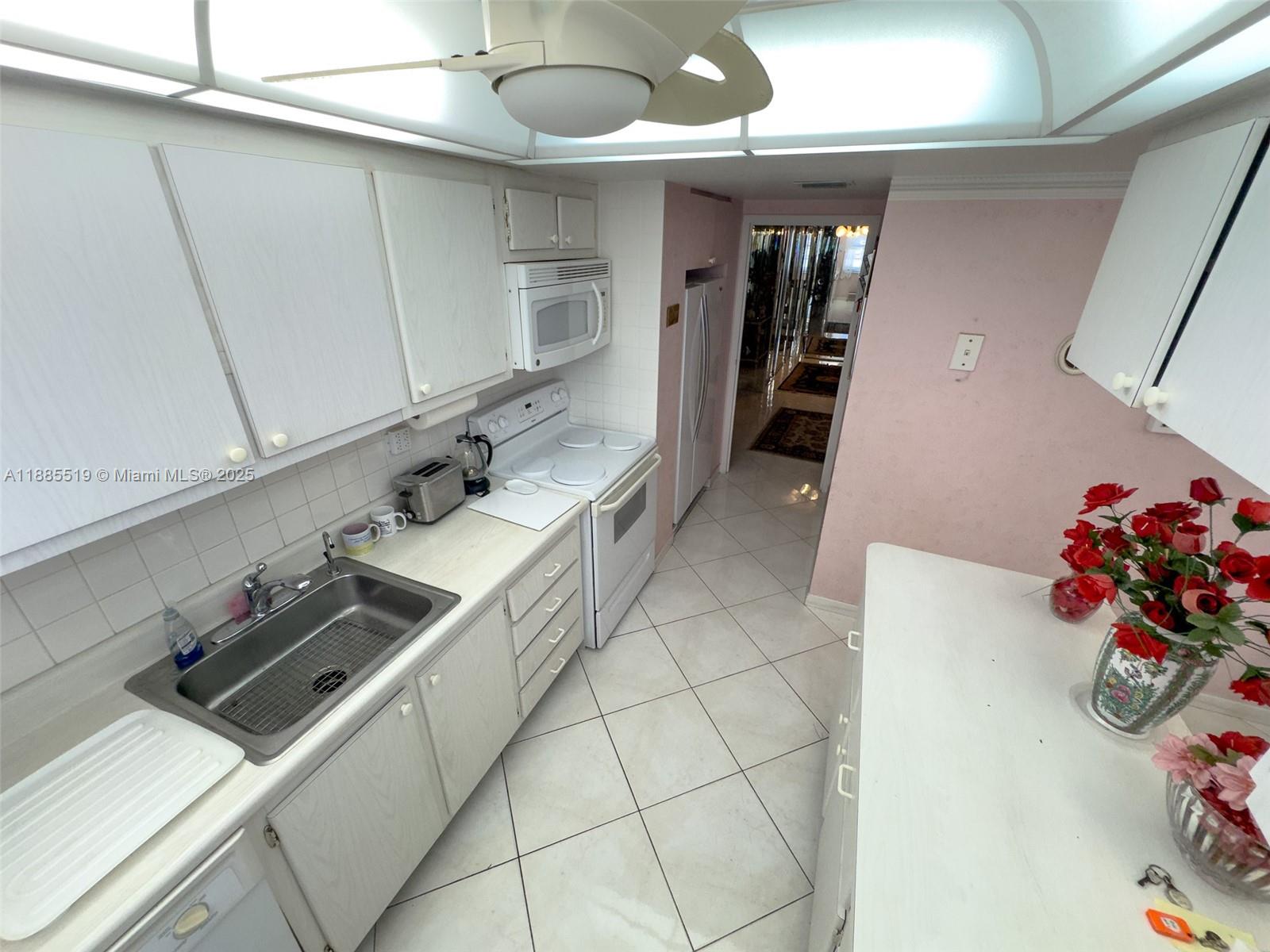 WINSTON TOWERS 100 CONDO - Residential