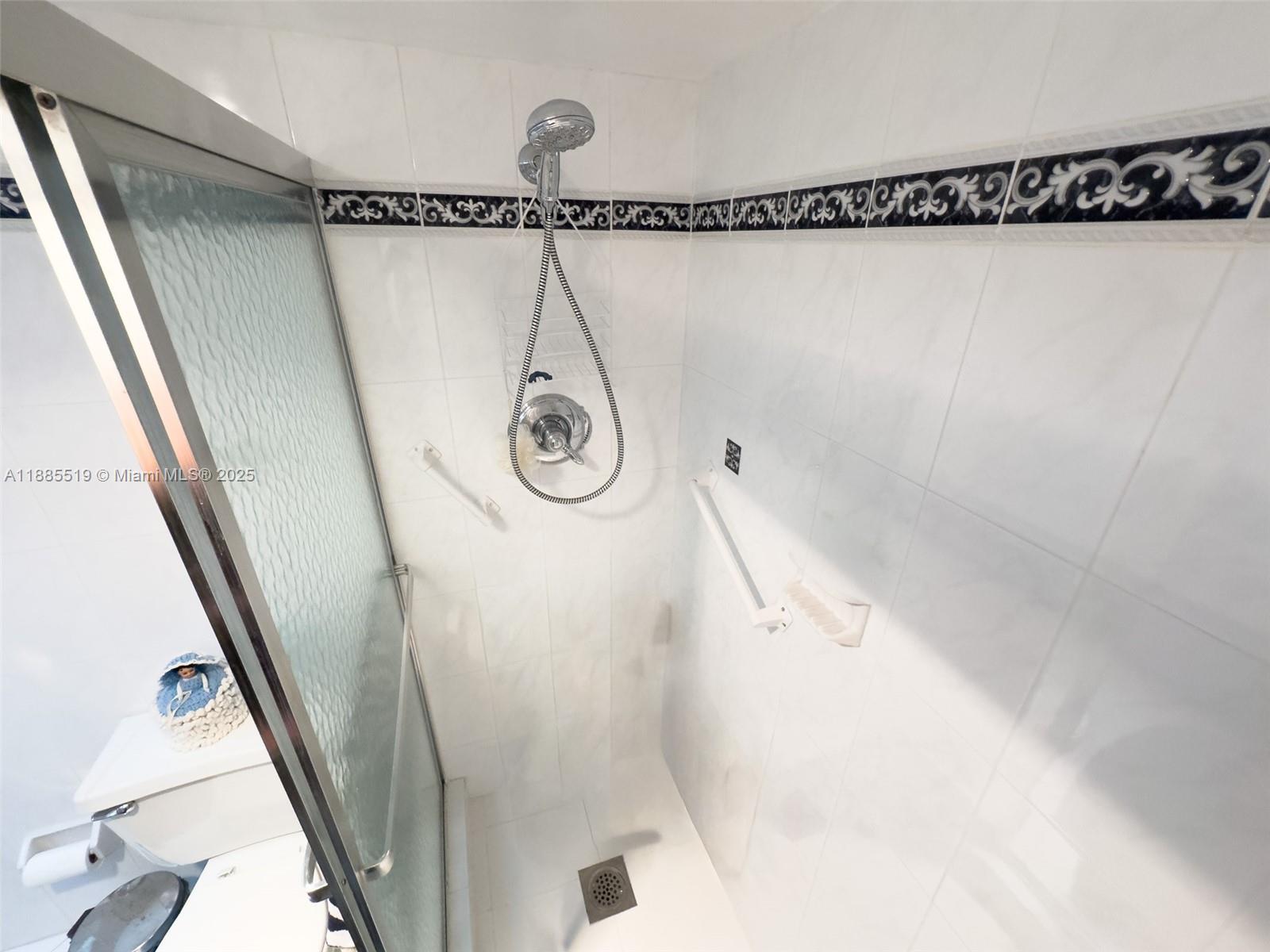 WINSTON TOWERS 100 CONDO - Residential