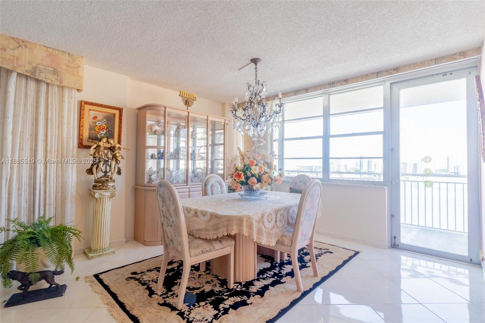 WINSTON TOWERS 100 CONDO - Residential