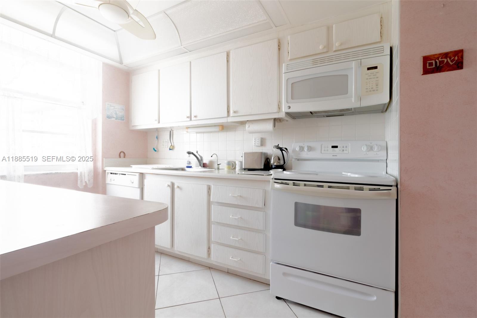 WINSTON TOWERS 100 CONDO - Residential