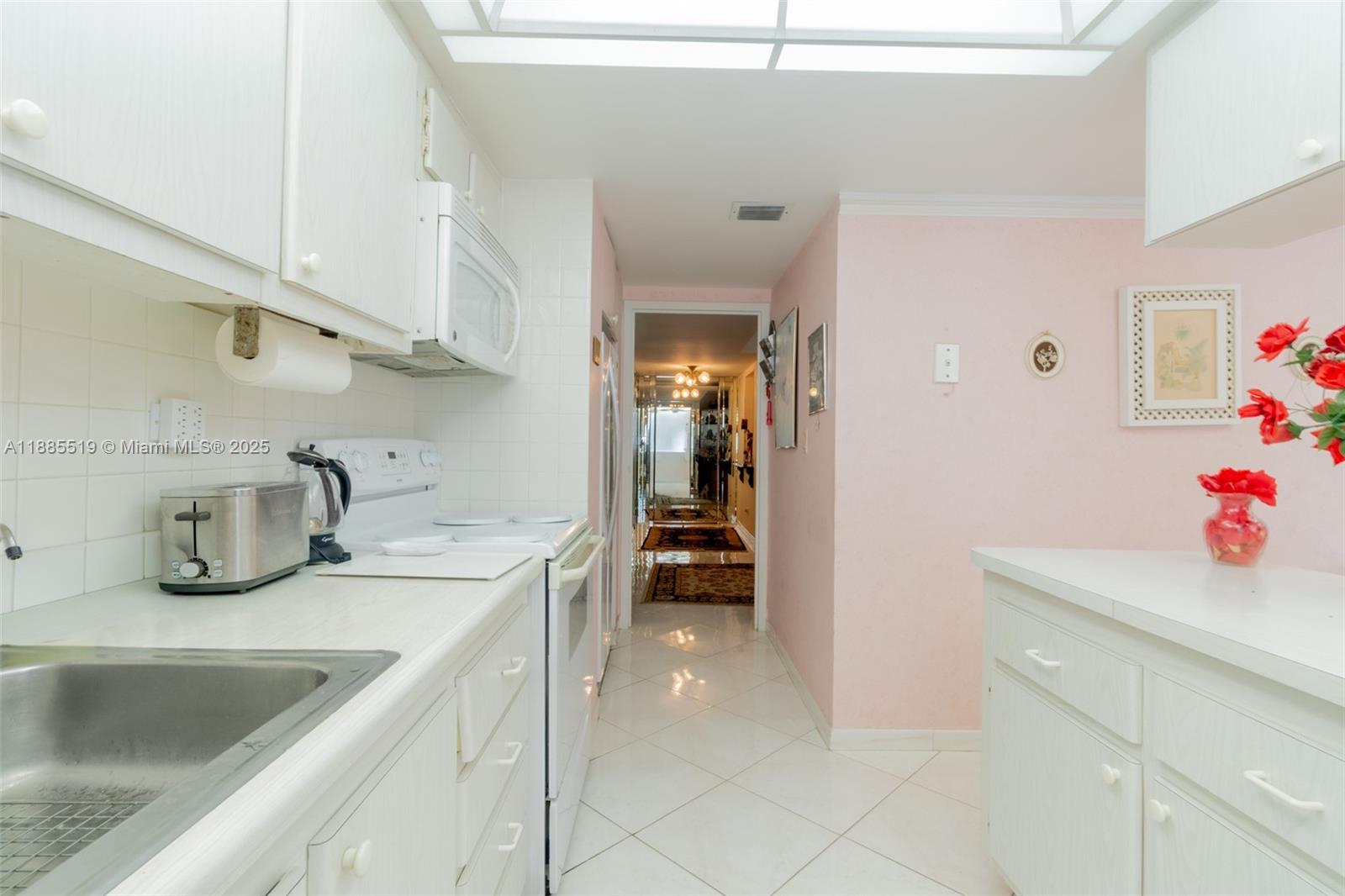 WINSTON TOWERS 100 CONDO - Residential