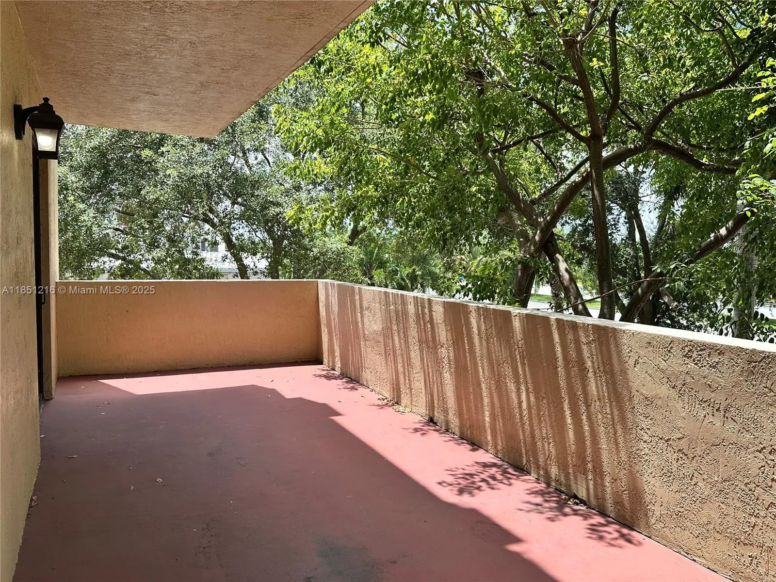 Miami, Florida 33144, United States, 2 Bedrooms Bedrooms, ,2 BathroomsBathrooms,Residential,Pending,185021