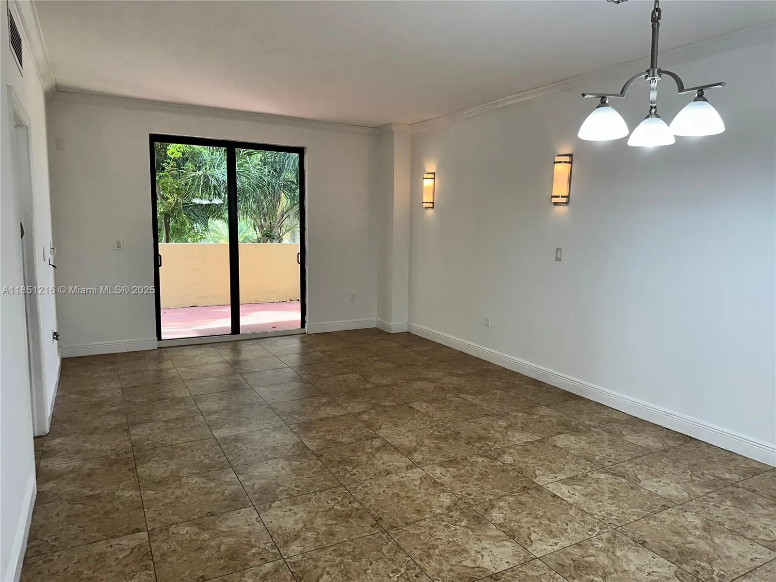 Miami, Florida 33144, United States, 2 Bedrooms Bedrooms, ,2 BathroomsBathrooms,Residential,Pending,185021