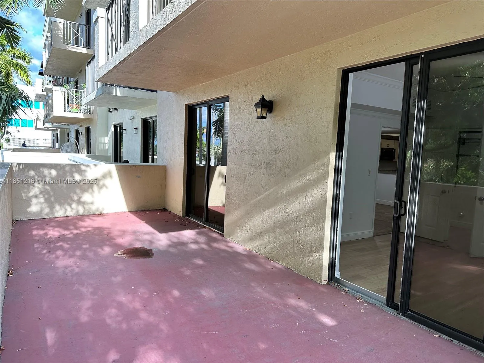 Miami, Florida 33144, United States, 2 Bedrooms Bedrooms, ,2 BathroomsBathrooms,Residential,Pending,185021