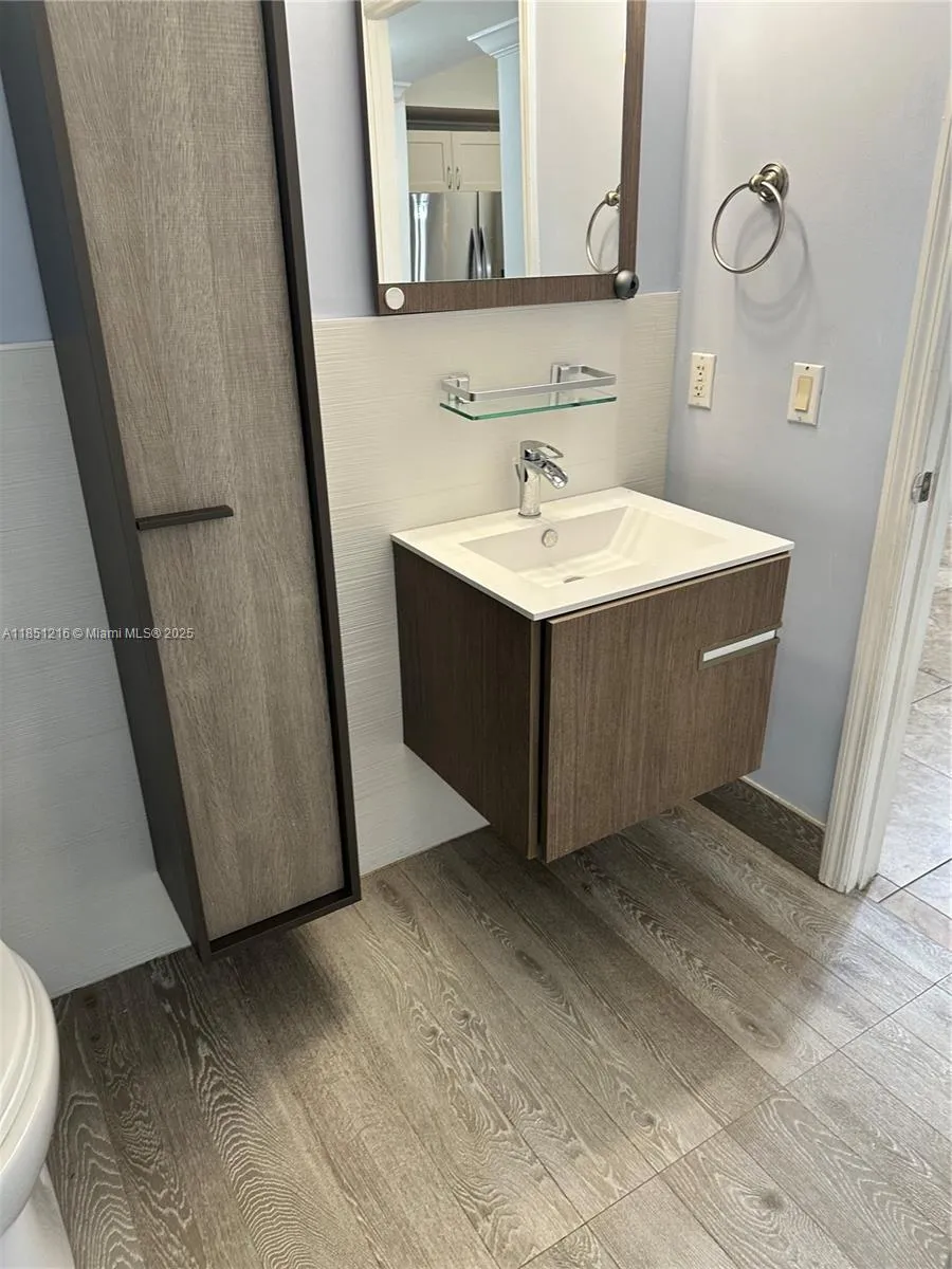 Miami, Florida 33144, United States, 2 Bedrooms Bedrooms, ,2 BathroomsBathrooms,Residential,Pending,185021