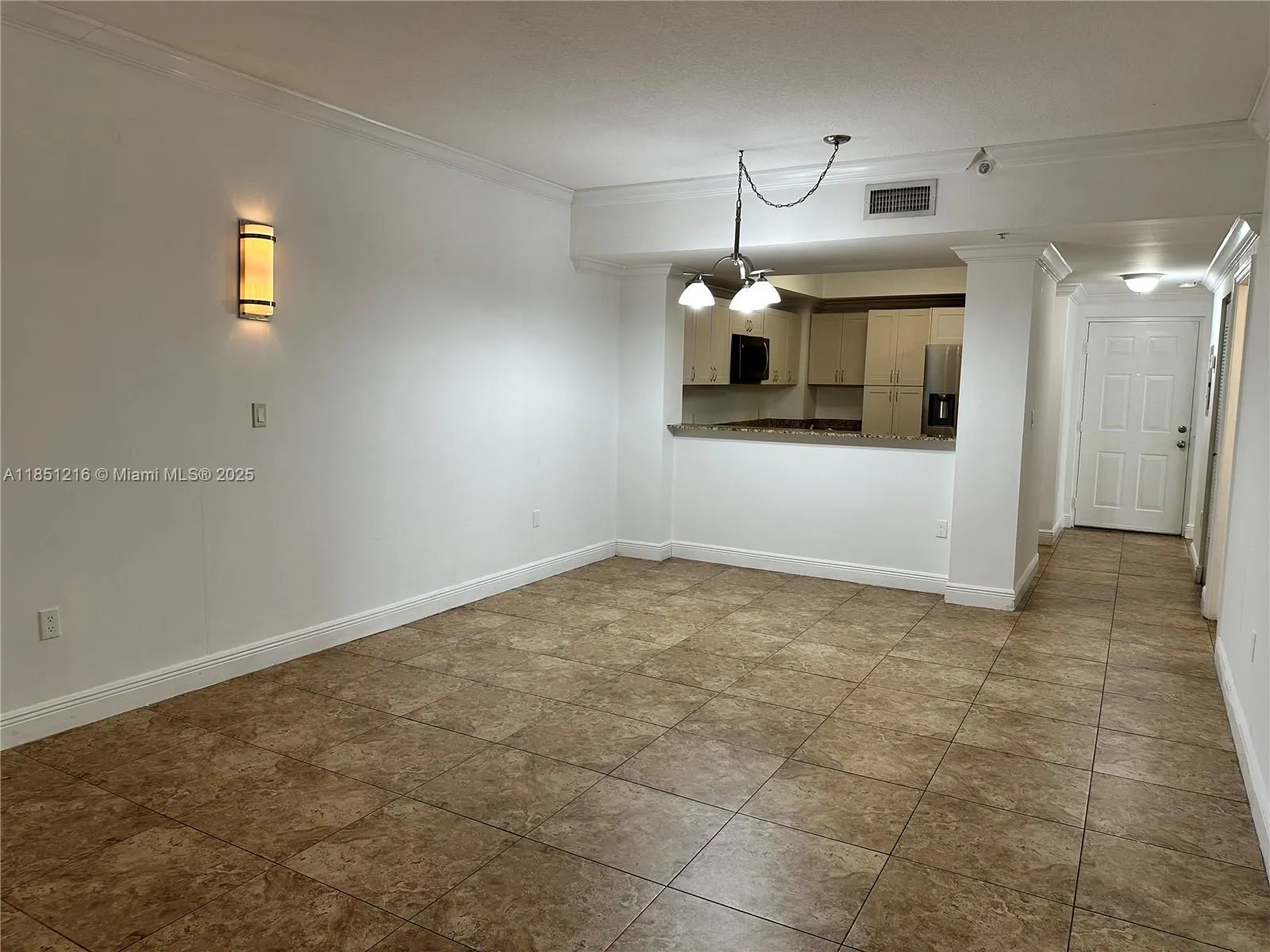 Miami, Florida 33144, United States, 2 Bedrooms Bedrooms, ,2 BathroomsBathrooms,Residential,Pending,185021