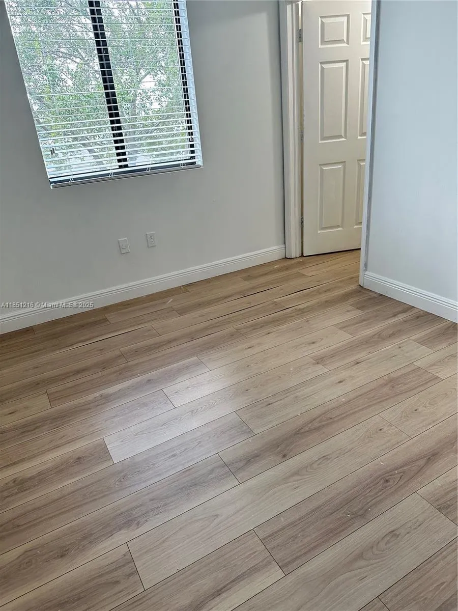 Miami, Florida 33144, United States, 2 Bedrooms Bedrooms, ,2 BathroomsBathrooms,Residential,Pending,185021