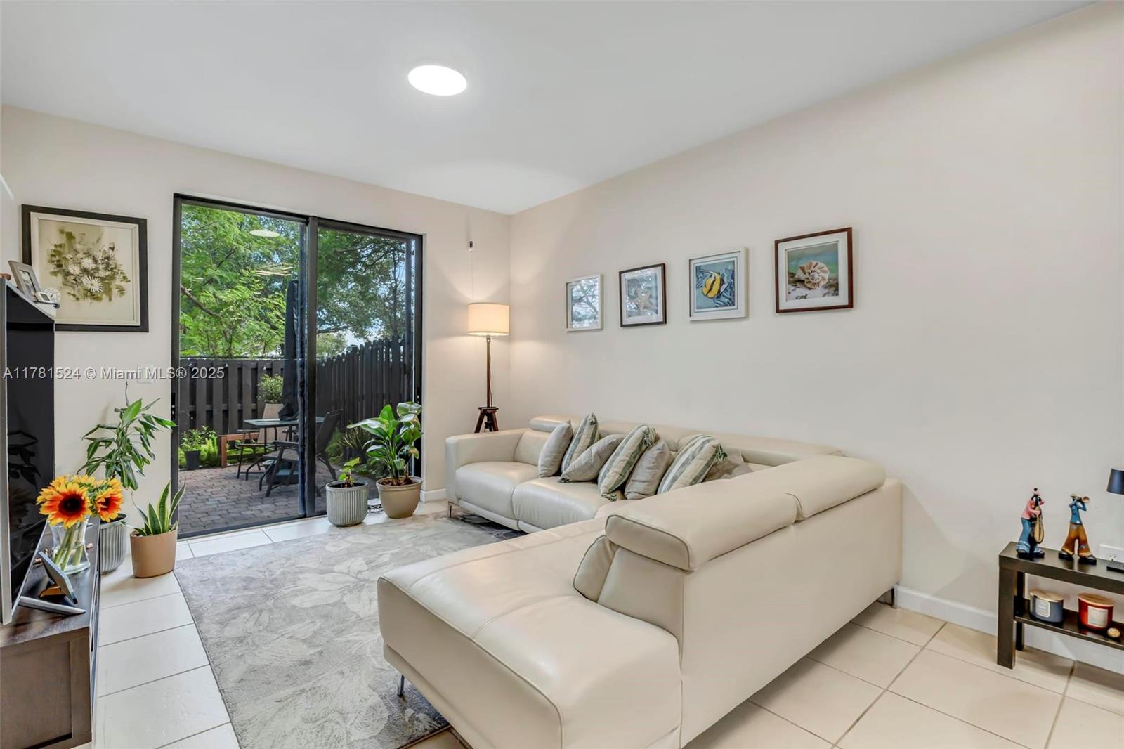 VILLA BELLO - Residential