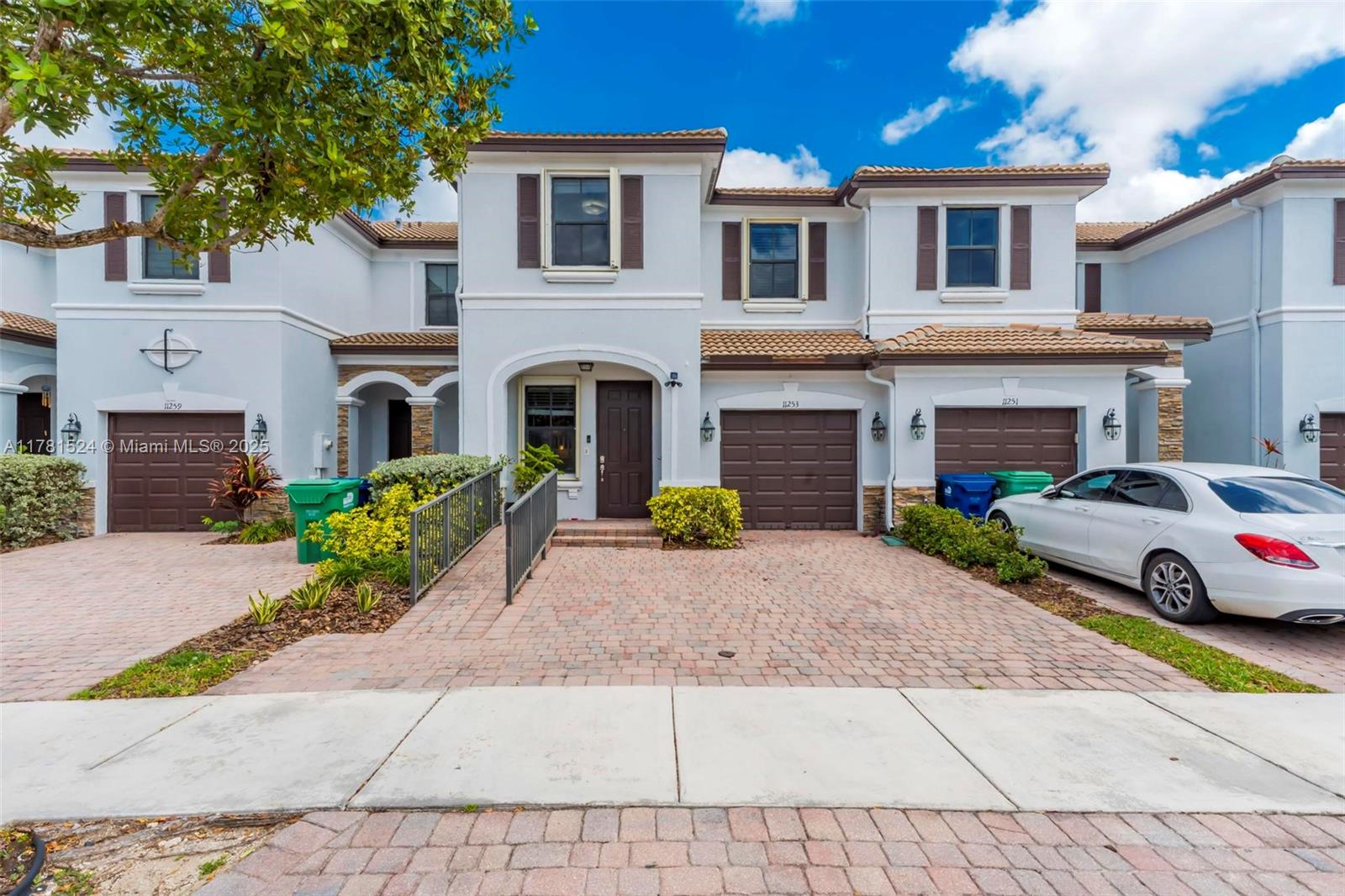 VILLA BELLO - Residential