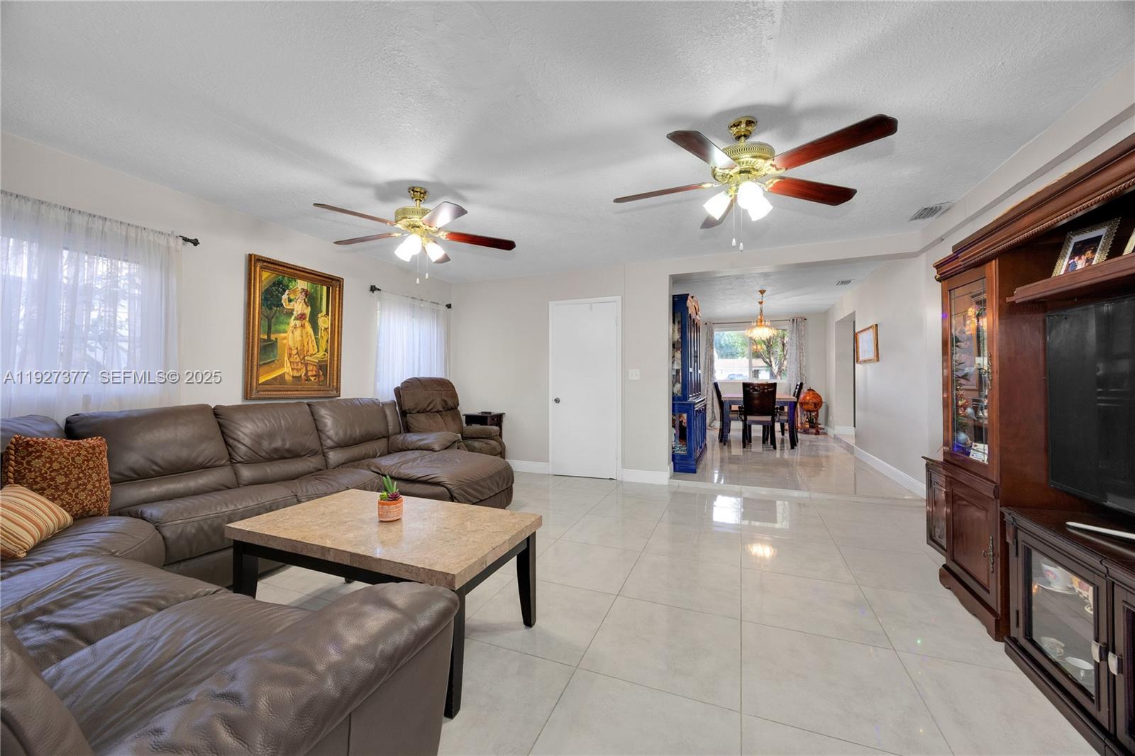 HIALEAH ESTATES - Residential