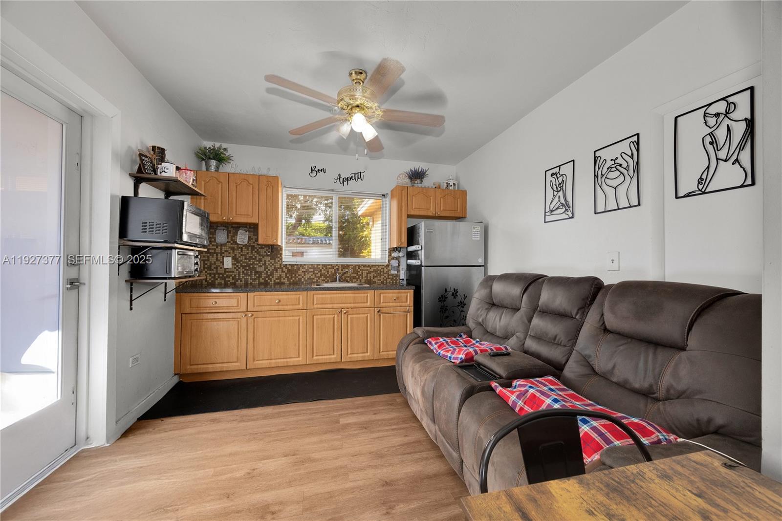 HIALEAH ESTATES - Residential