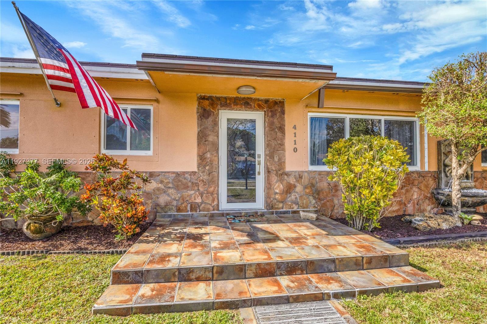 HIALEAH ESTATES - Residential