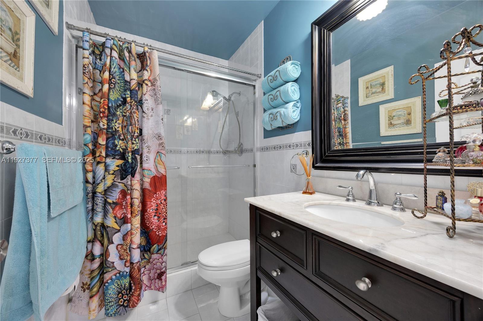 HIALEAH ESTATES - Residential