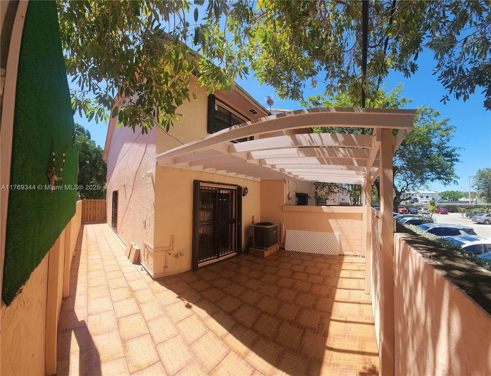 1033 SW 2 Street 1033