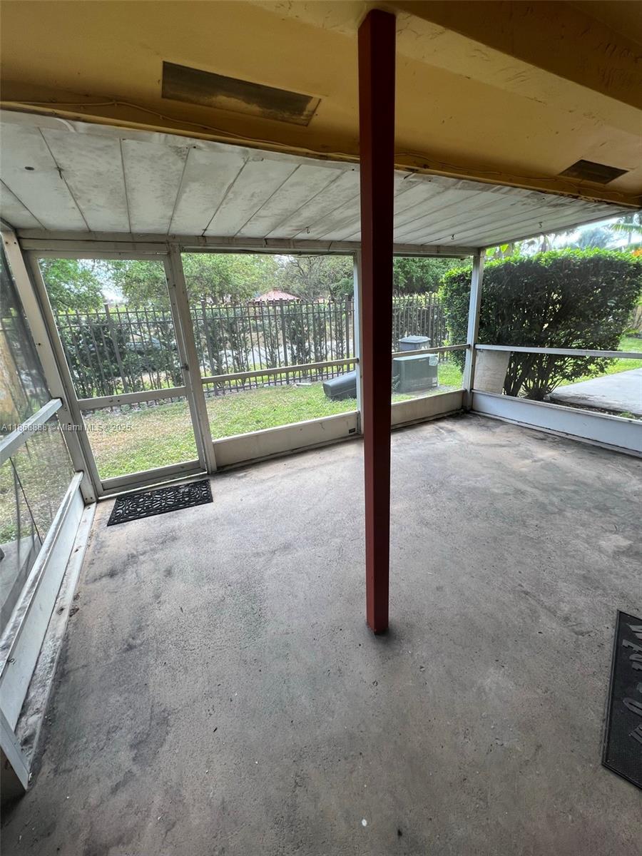 COLONIES CONDO - Residential