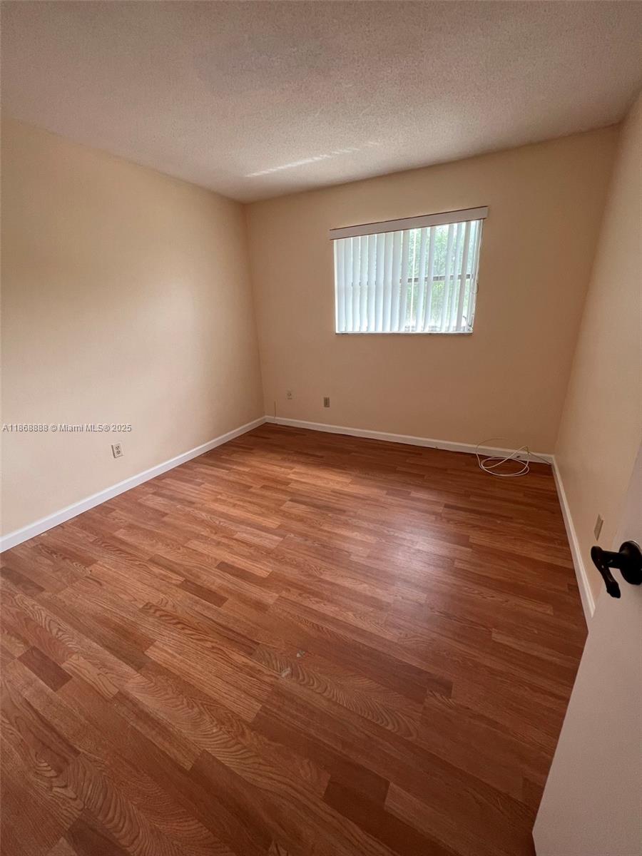 COLONIES CONDO - Residential