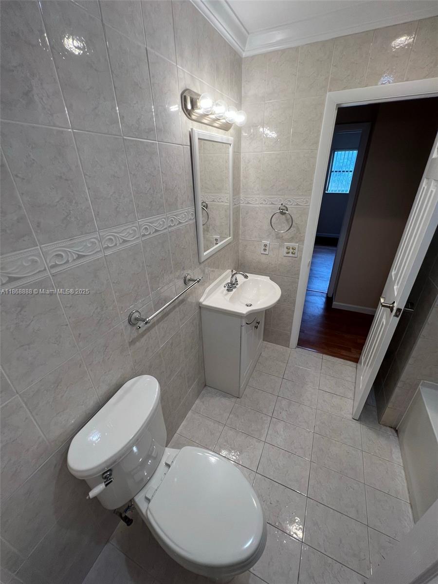 COLONIES CONDO - Residential