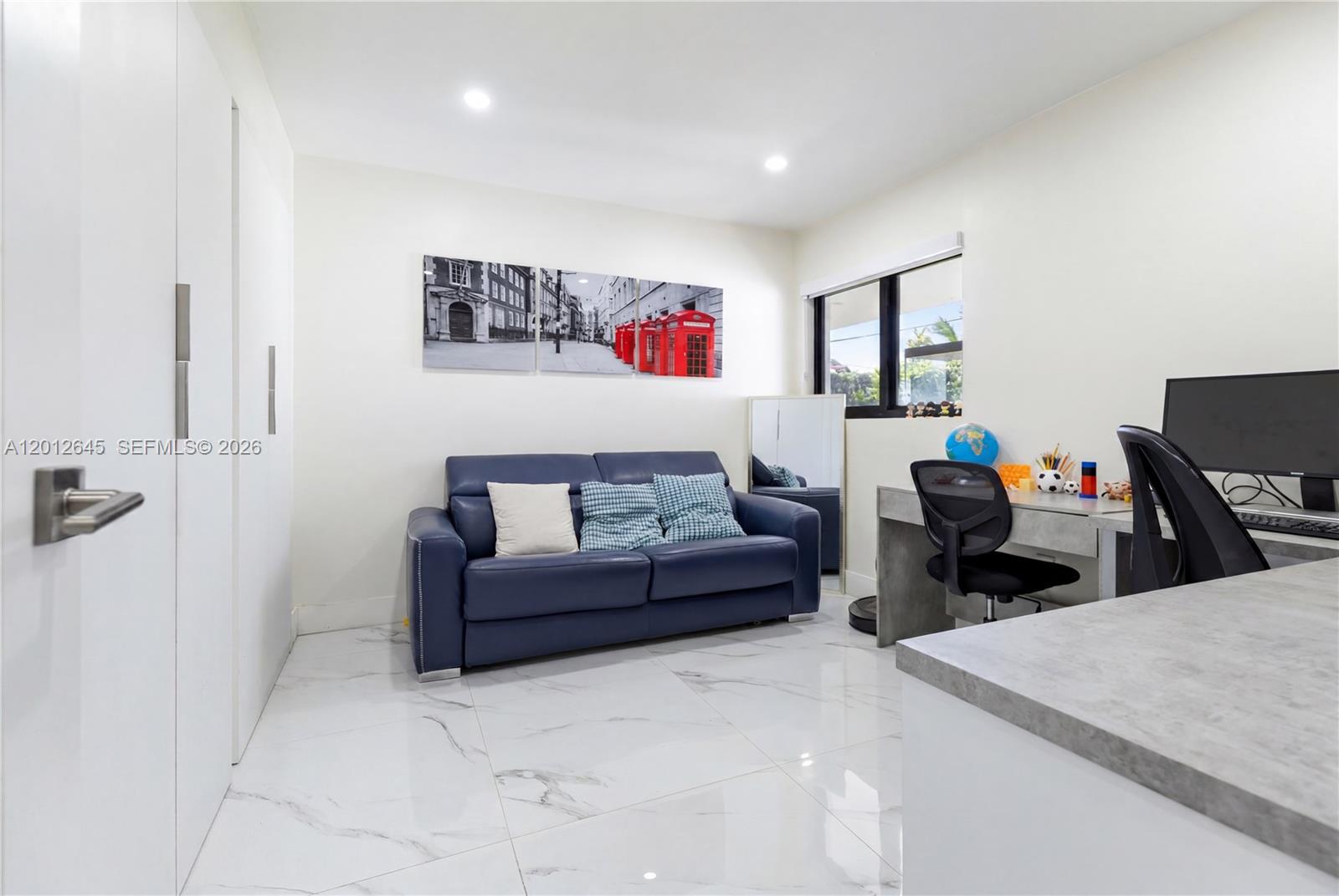 CORAL GABLES RIV SEC 6 - Residential