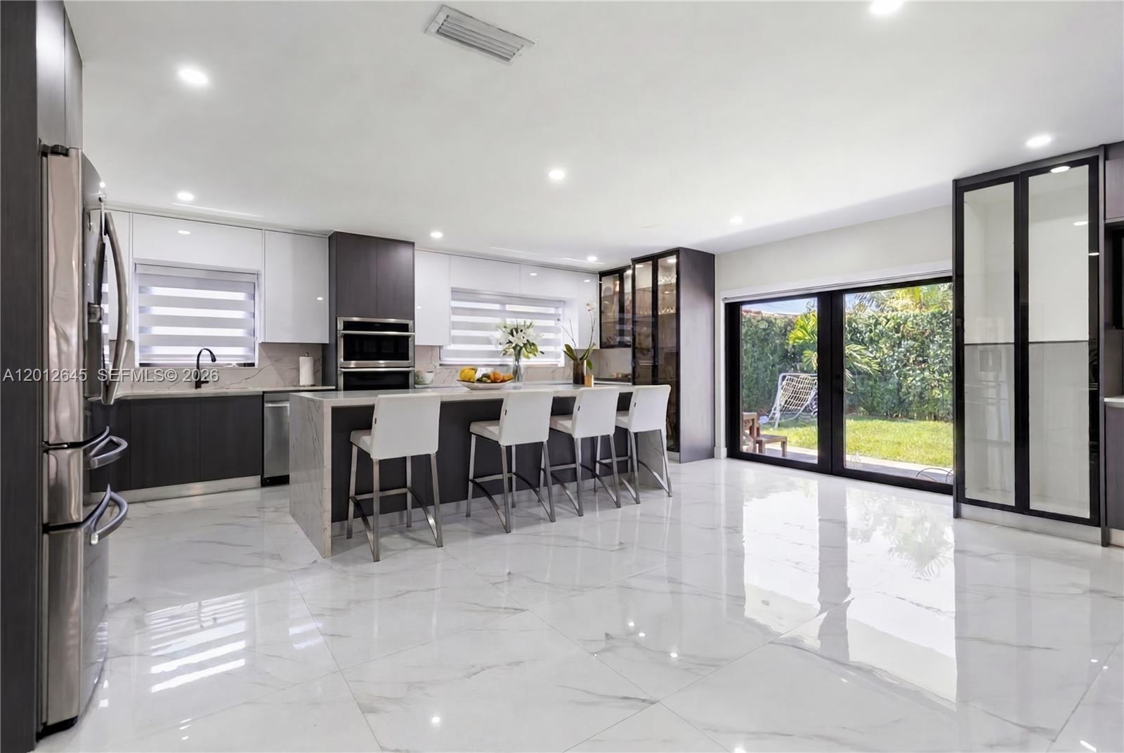 CORAL GABLES RIV SEC 6 - Residential