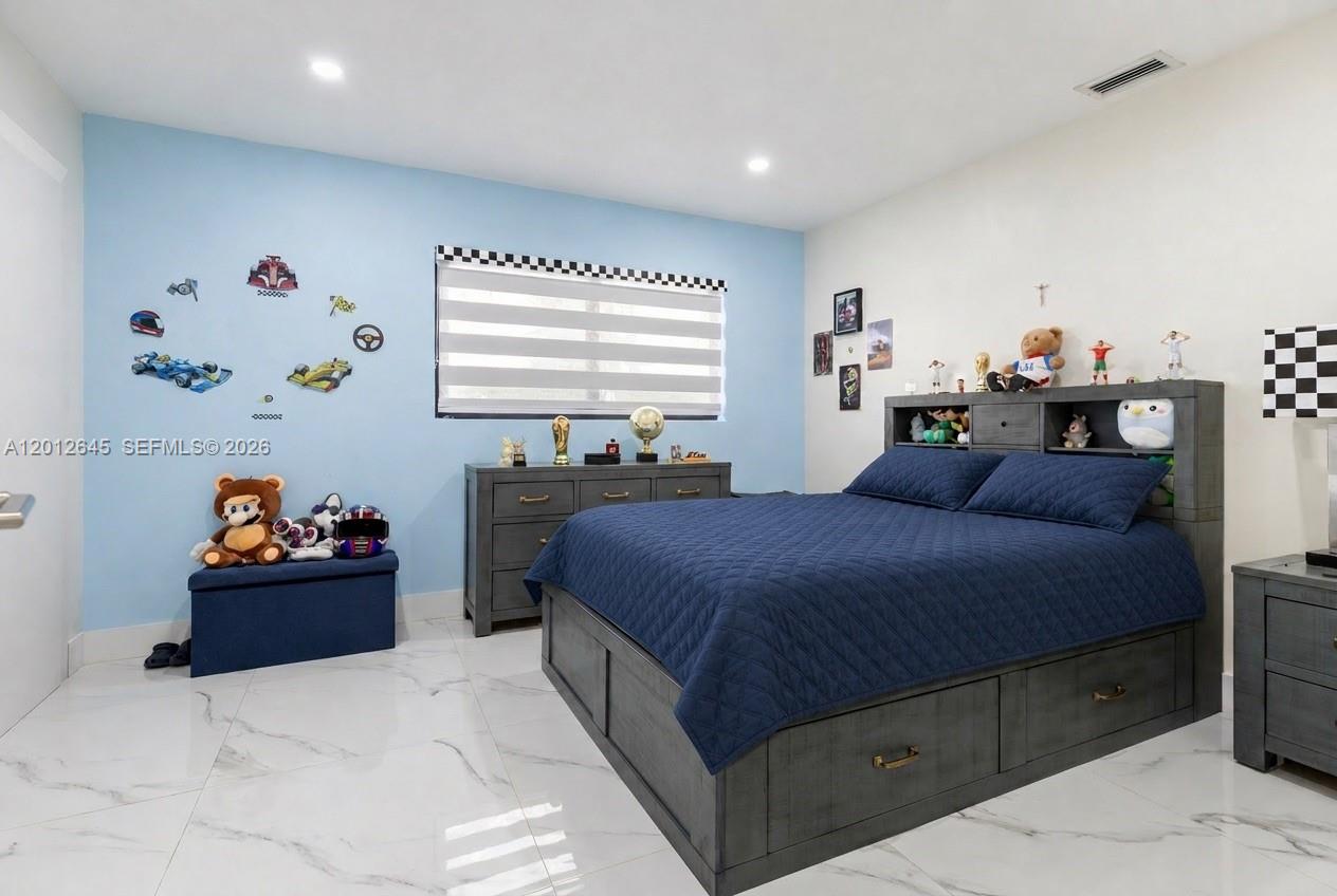 CORAL GABLES RIV SEC 6 - Residential