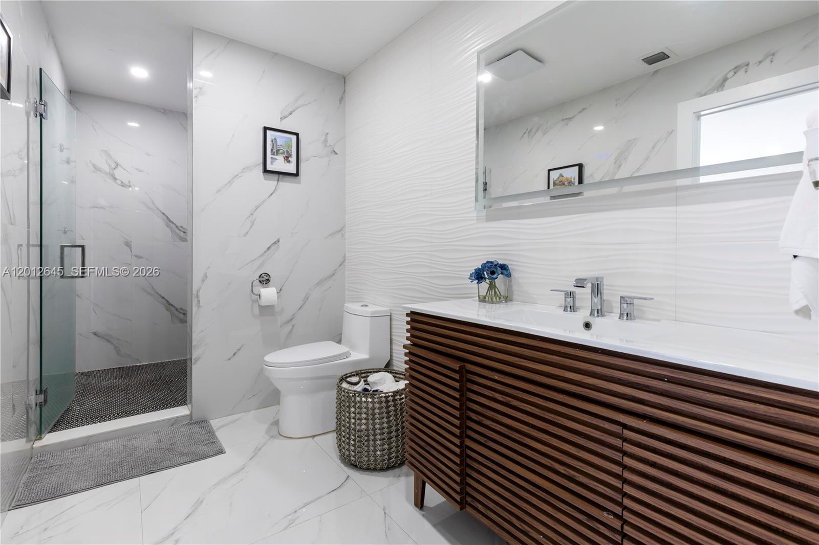 CORAL GABLES RIV SEC 6 - Residential
