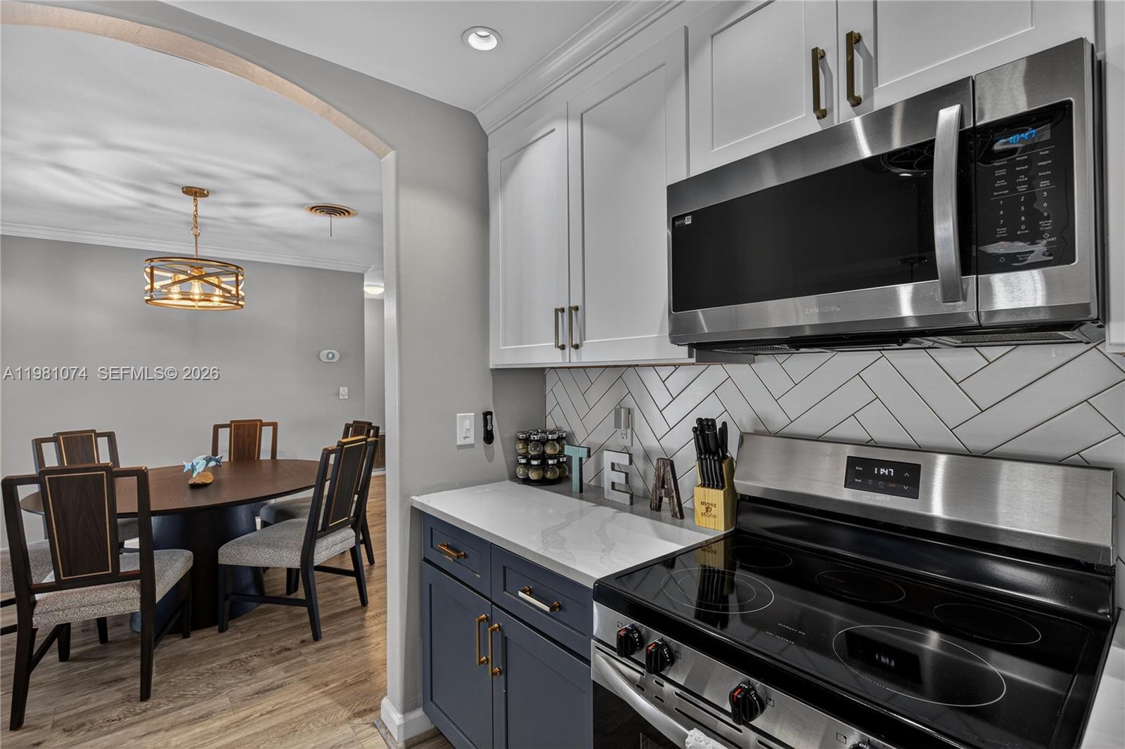 IMPERIAL POINT 1 SEC - Residential Lease