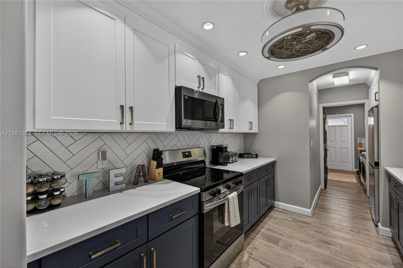 IMPERIAL POINT 1 SEC - Residential Lease