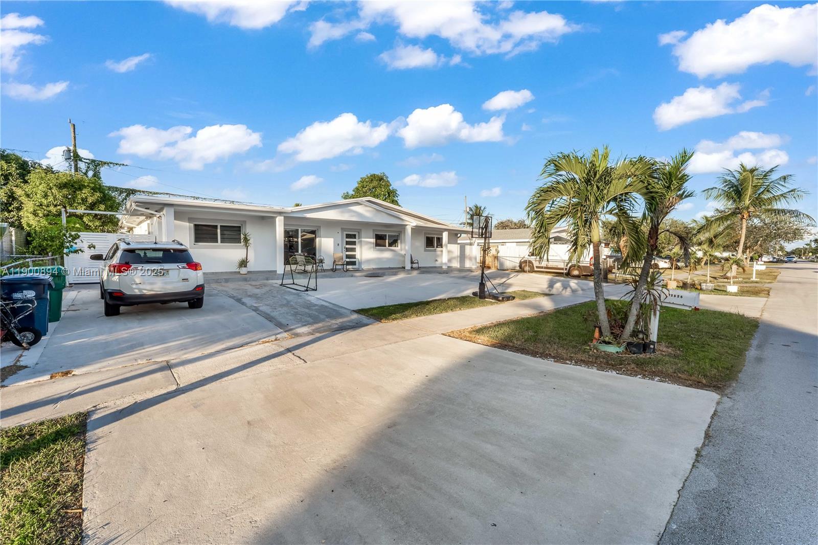 SO MIAMI HEIGHTS ADDN D - Residential Lease
