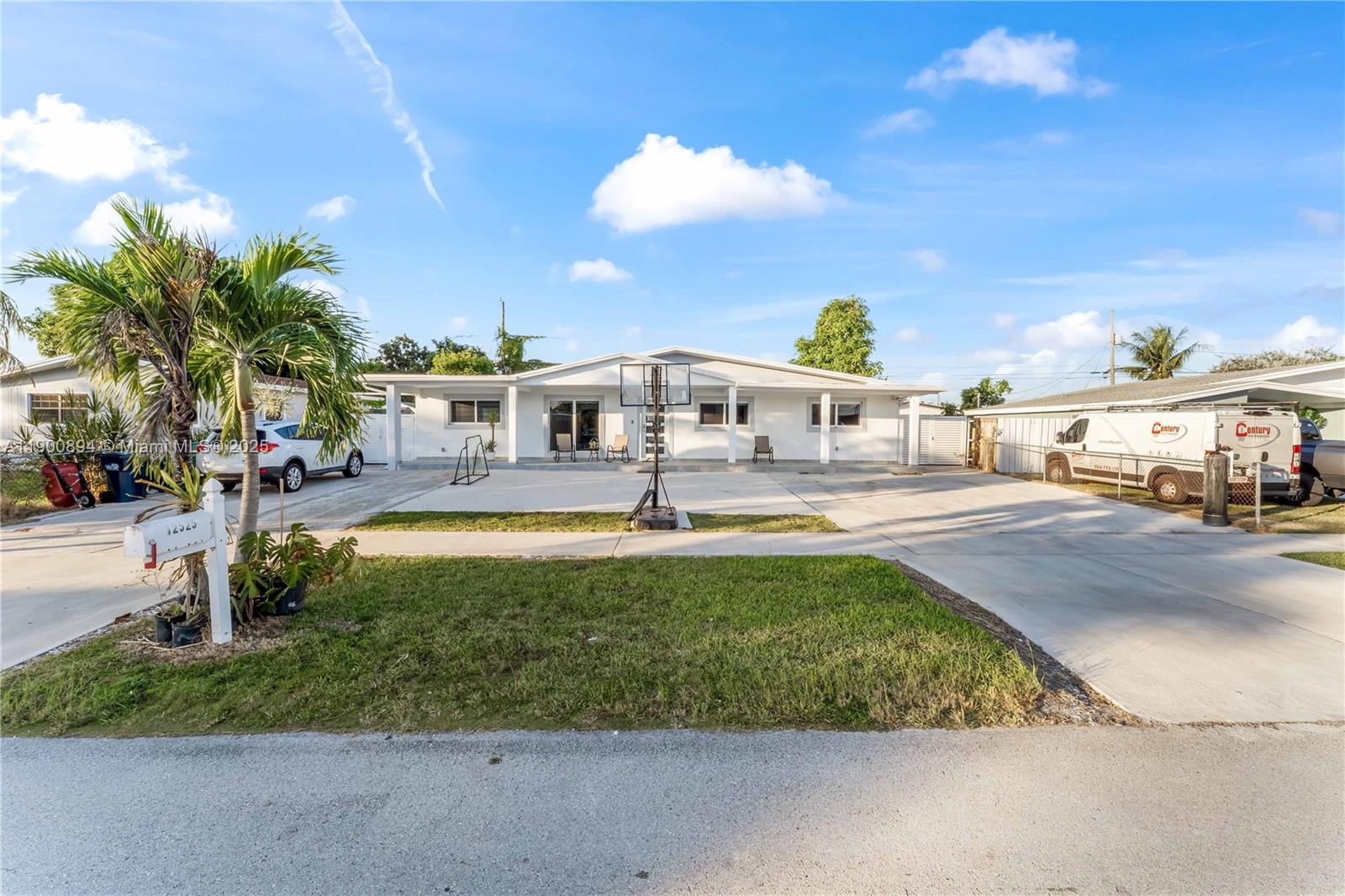 SO MIAMI HEIGHTS ADDN D - Residential Lease