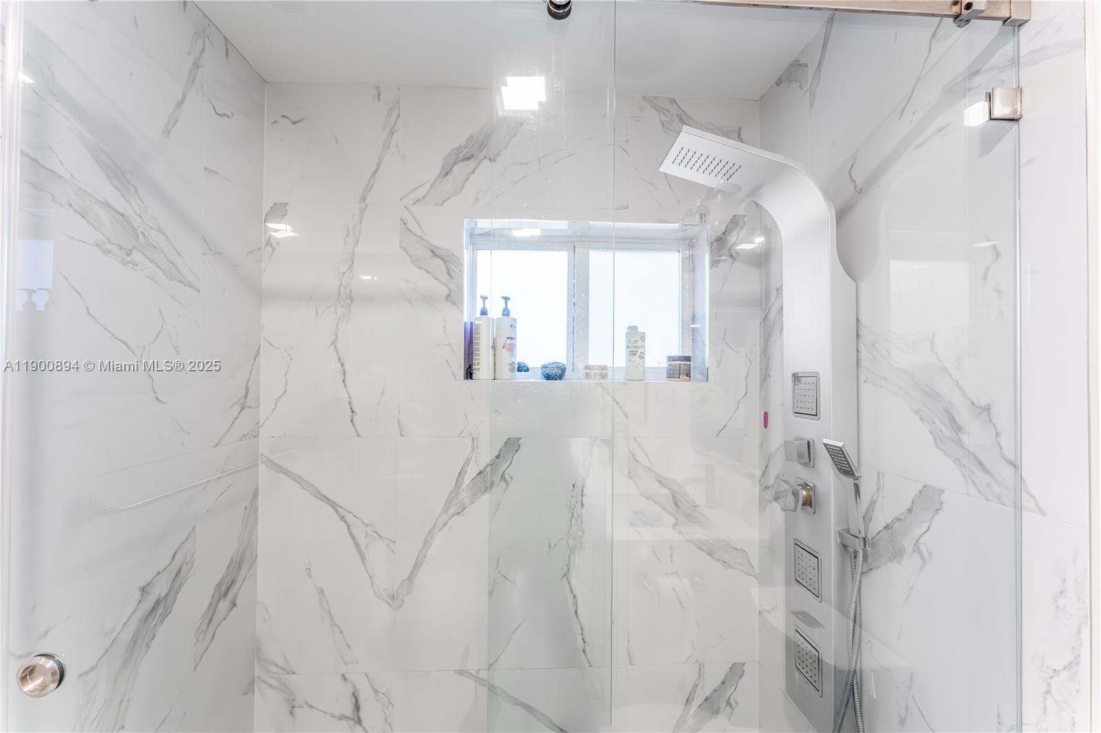 SO MIAMI HEIGHTS ADDN D - Residential Lease