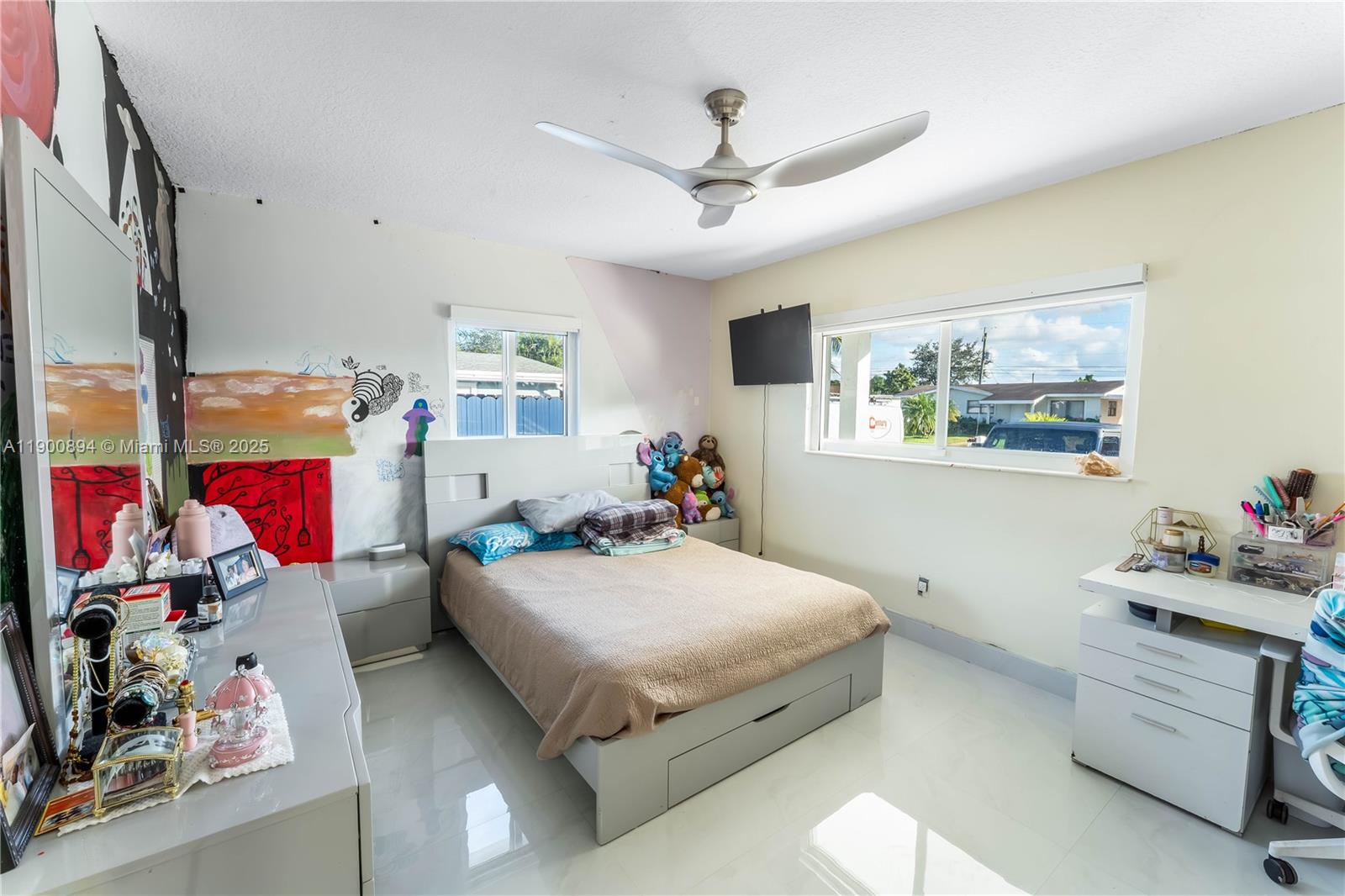 SO MIAMI HEIGHTS ADDN D - Residential Lease