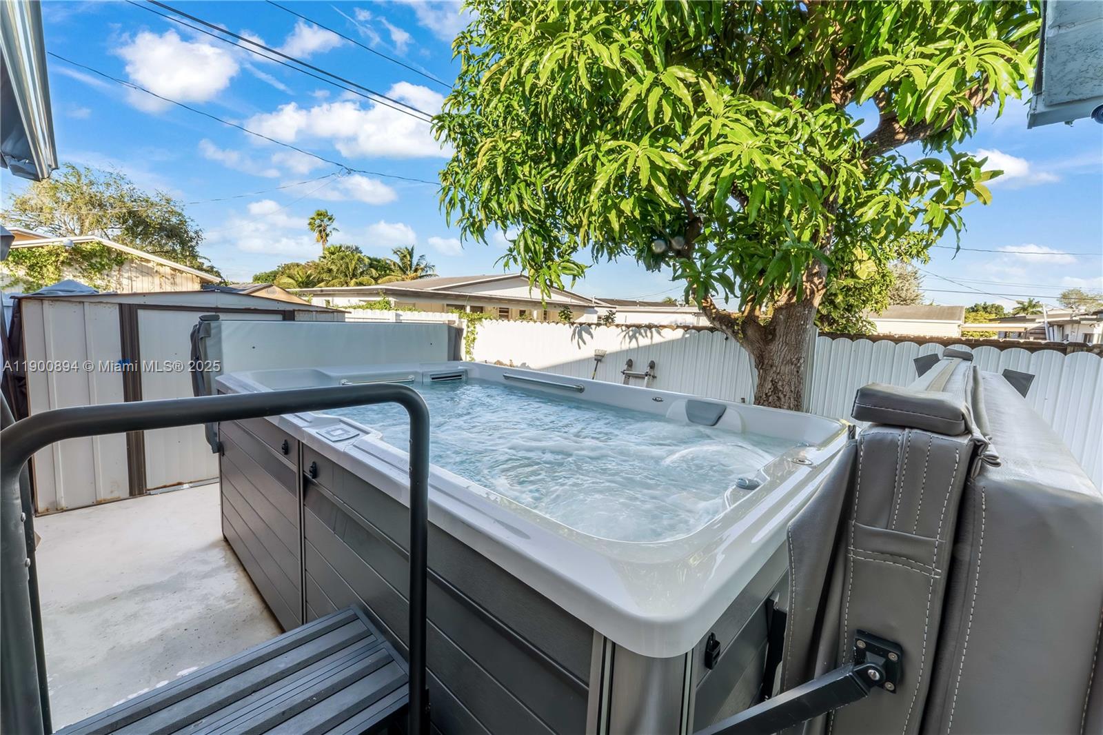 SO MIAMI HEIGHTS ADDN D - Residential Lease