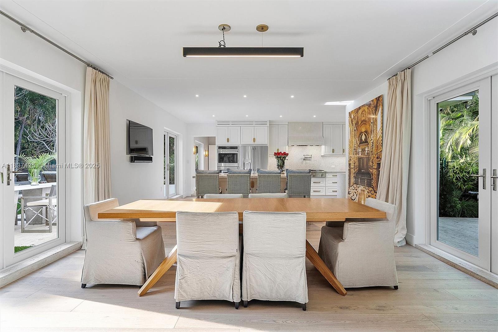 607 Melaleuca Ln