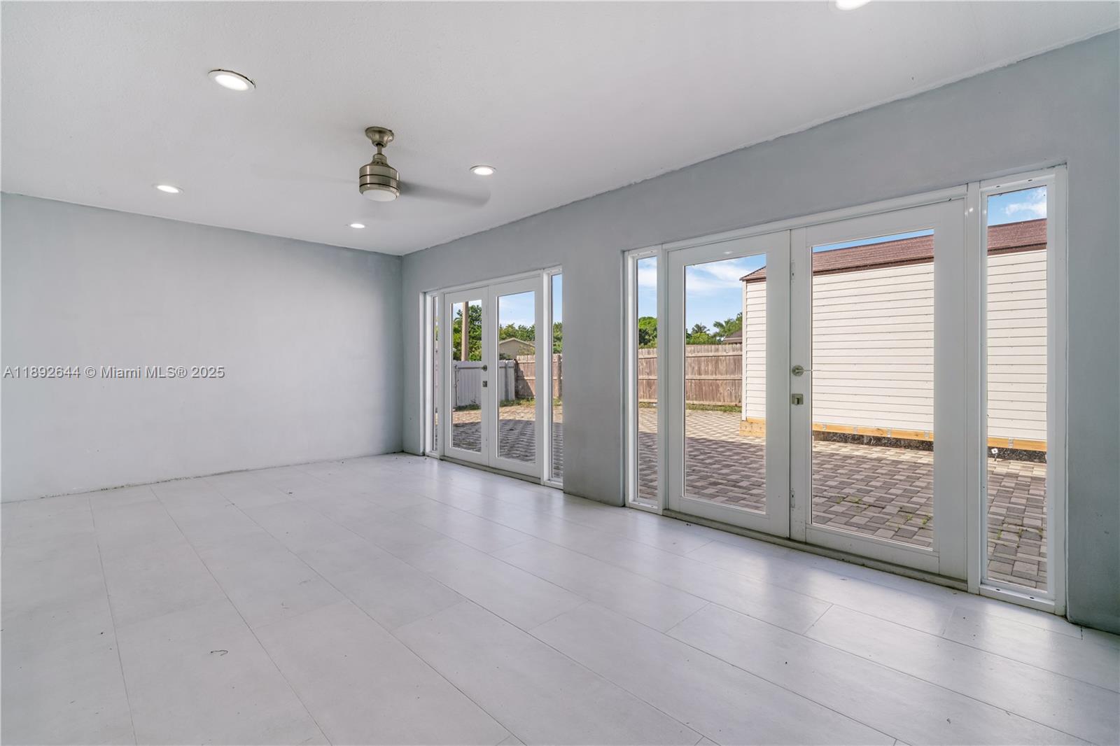 SOUTHLAND PINES - Residential