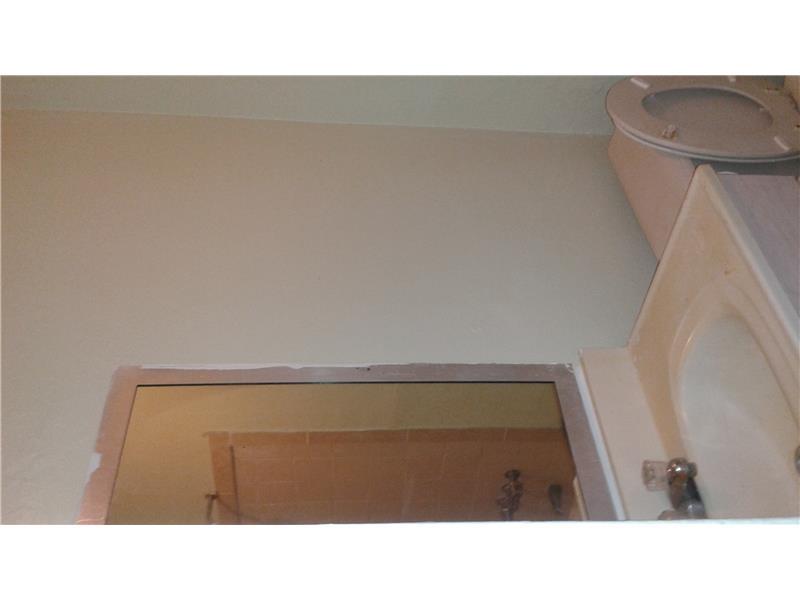 LESLIE ESTS SEC FOUR - Residential Lease