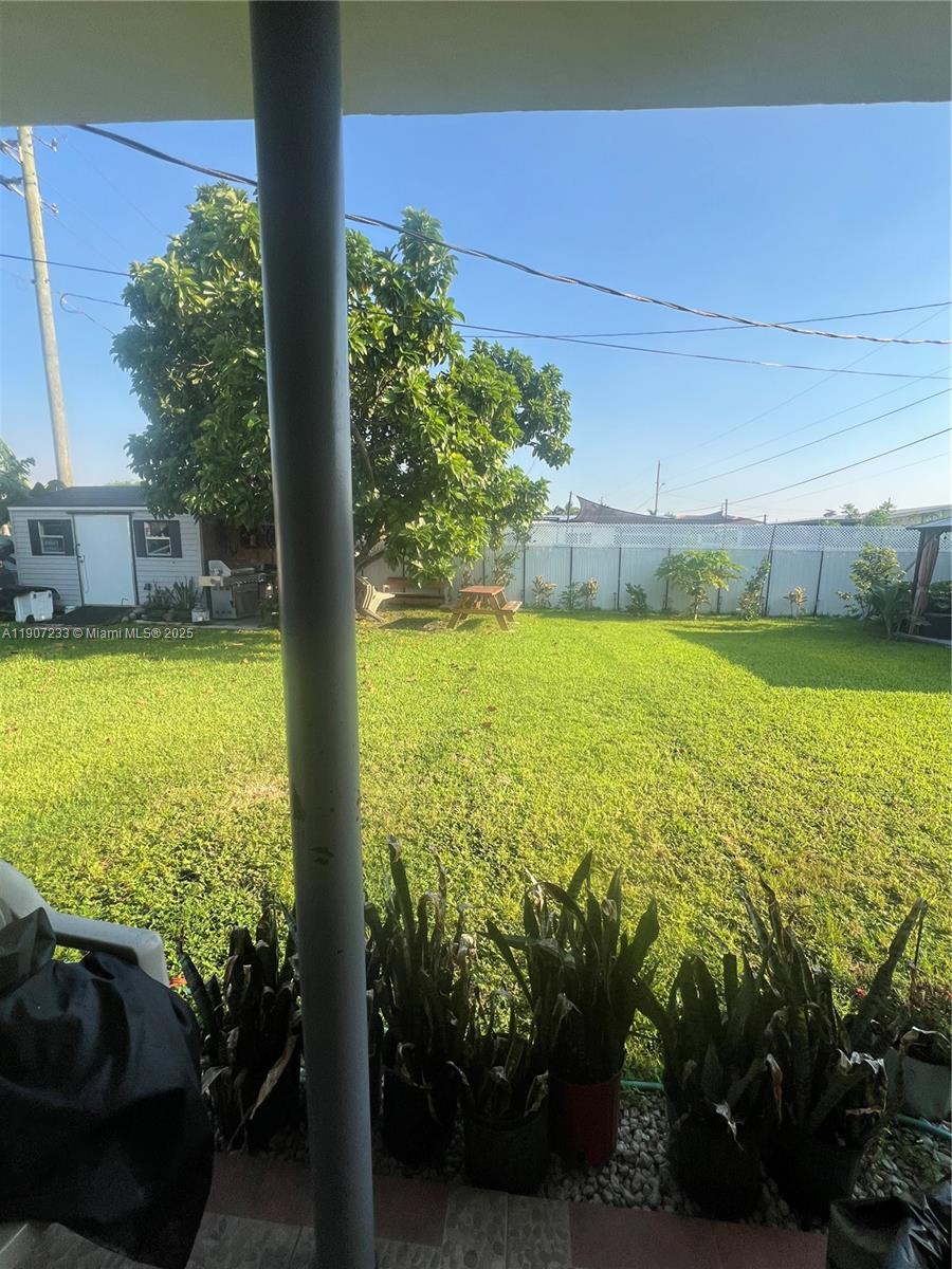 PALM SPRINGS ESTS 5TH ADD - Residential