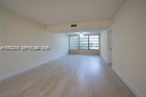 CONDO 22 OF WHITEHALL CON - Residential