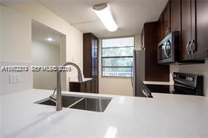 CONDO 22 OF WHITEHALL CON - Residential