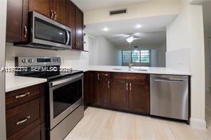 CONDO 22 OF WHITEHALL CON - Residential