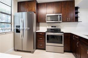 CONDO 22 OF WHITEHALL CON - Residential